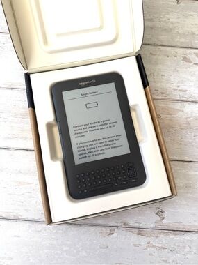 Brand NEW! Amazon Kindle New in the Box Charger Included